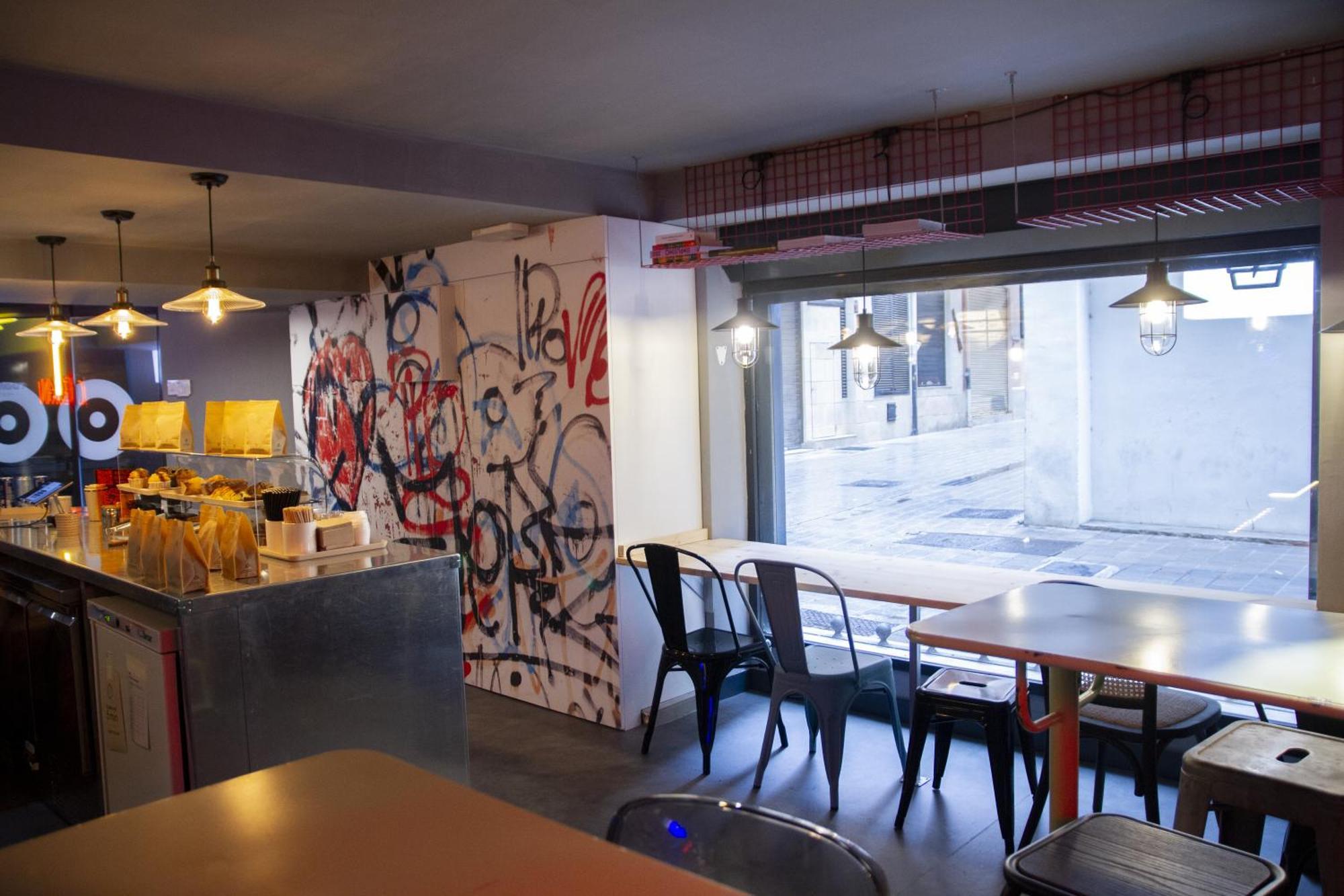 Room Valencia — Foto 1